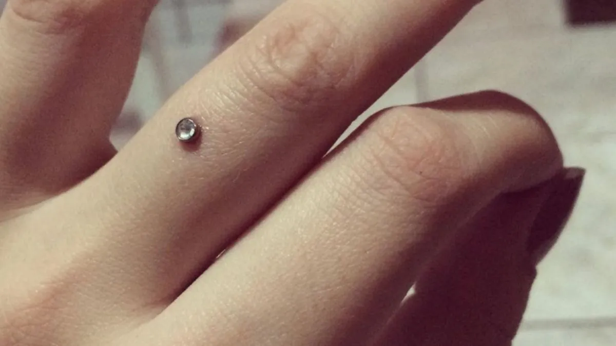 Top Finger Piercing