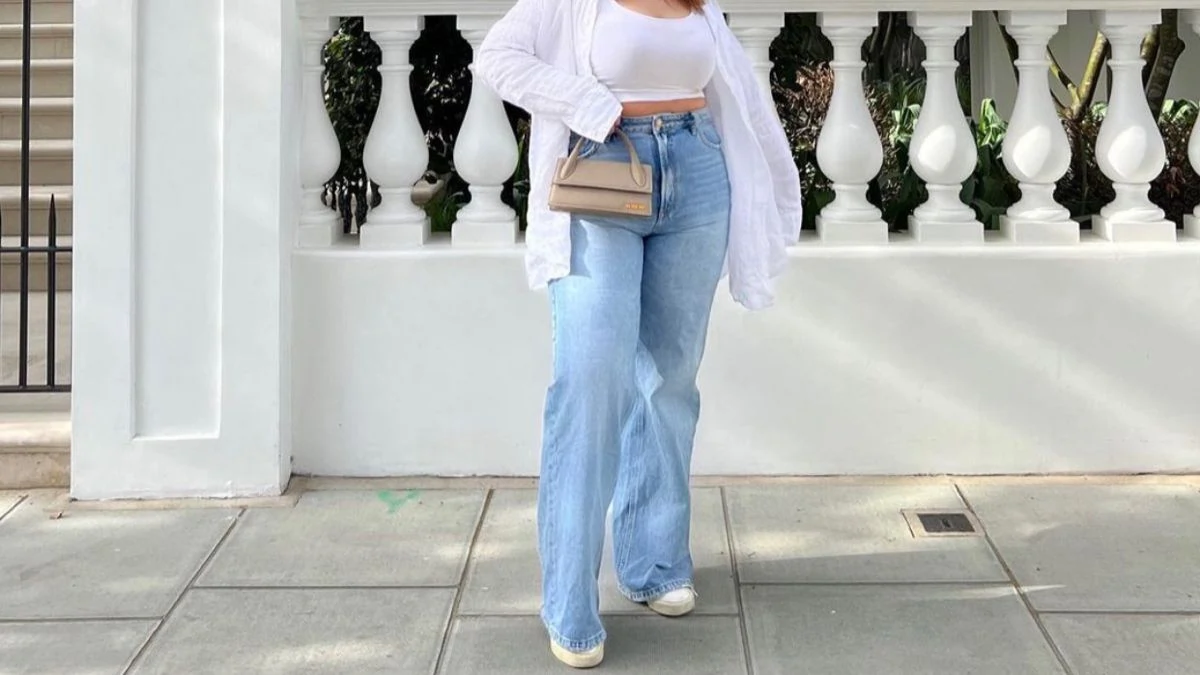 white-shirt-and-bell-bottom-jeans