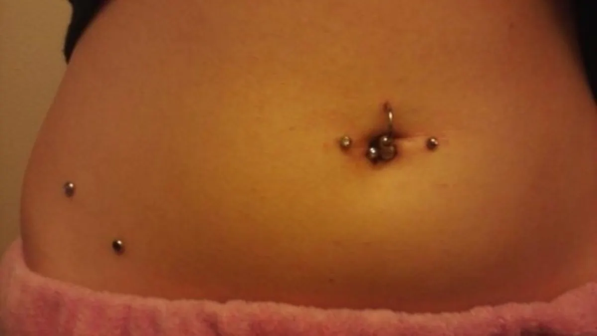 side-navel-piercing