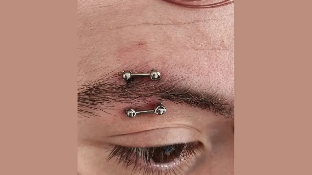 spiral-eyebrow-piercing