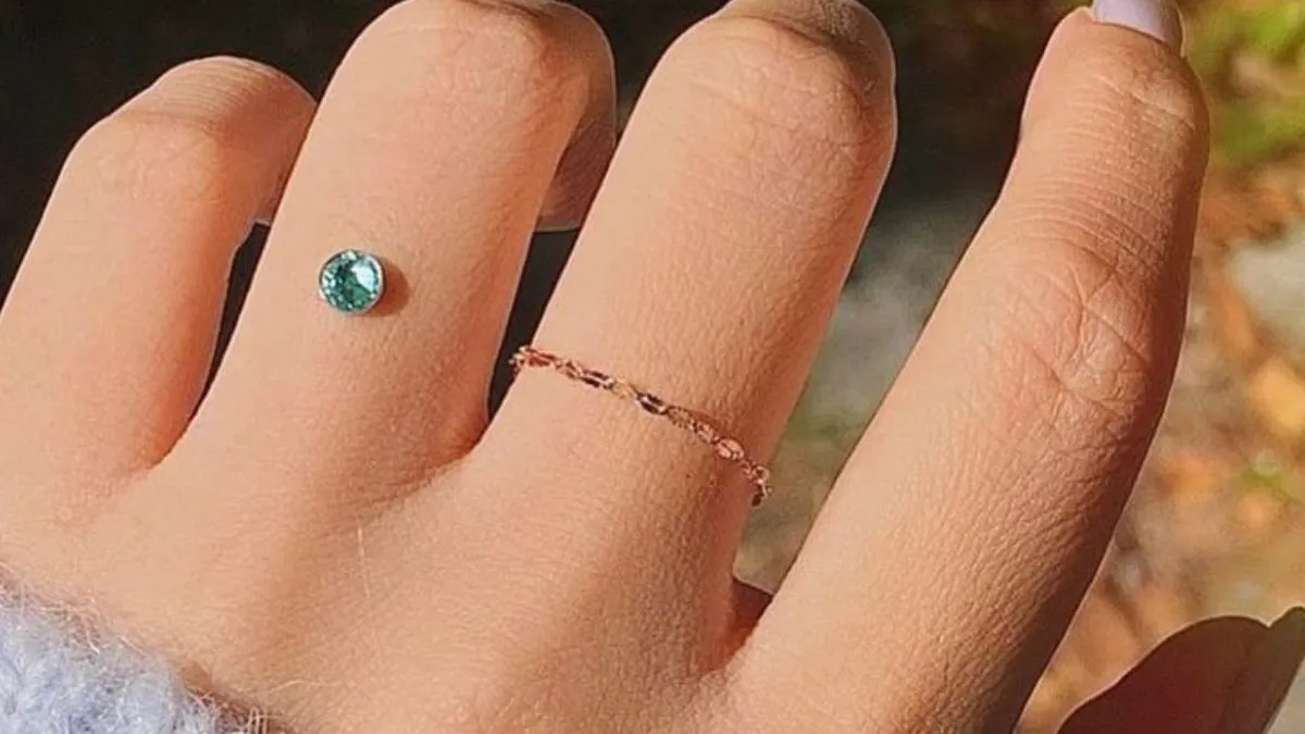 finger piercing